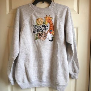 Vintage 'Life's a Zoo' sweatshirt size M
