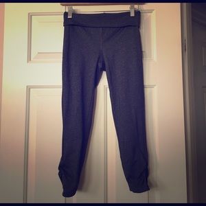 Forever 21 Grey Cropped Yoga Pants Size XS