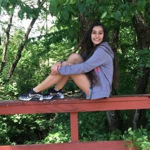 Meet your Posher, Berfin