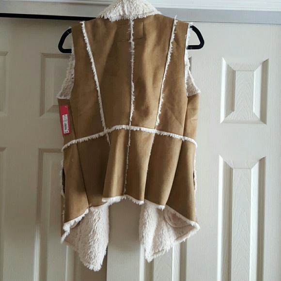 Faux shearling vest-NWT!! - Picture 2 of 4