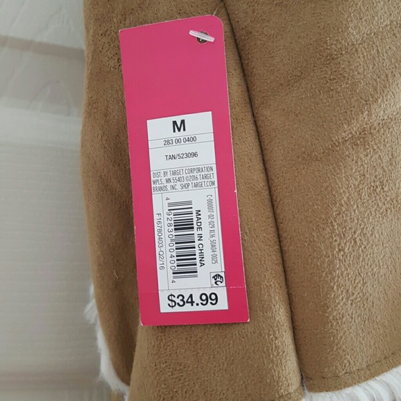 Faux shearling vest-NWT!! - Picture 3 of 4