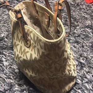 michael kors bag NOT FOR SALE DONT BUY