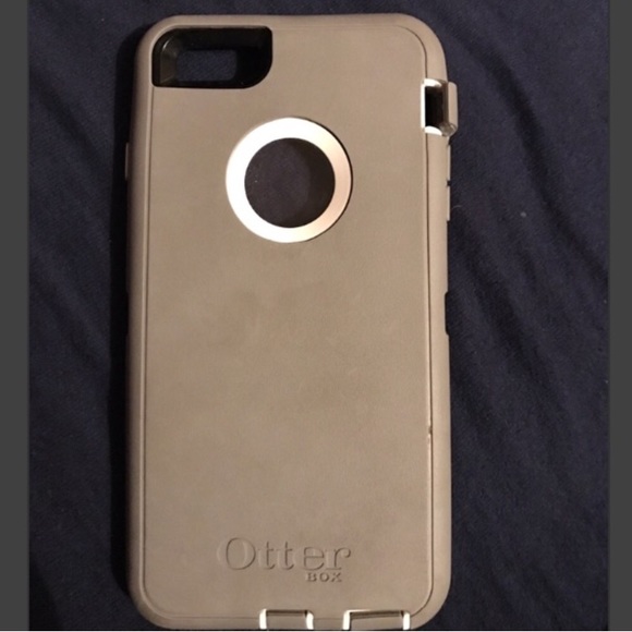 iPhone 6P otter box - Picture 3 of 3