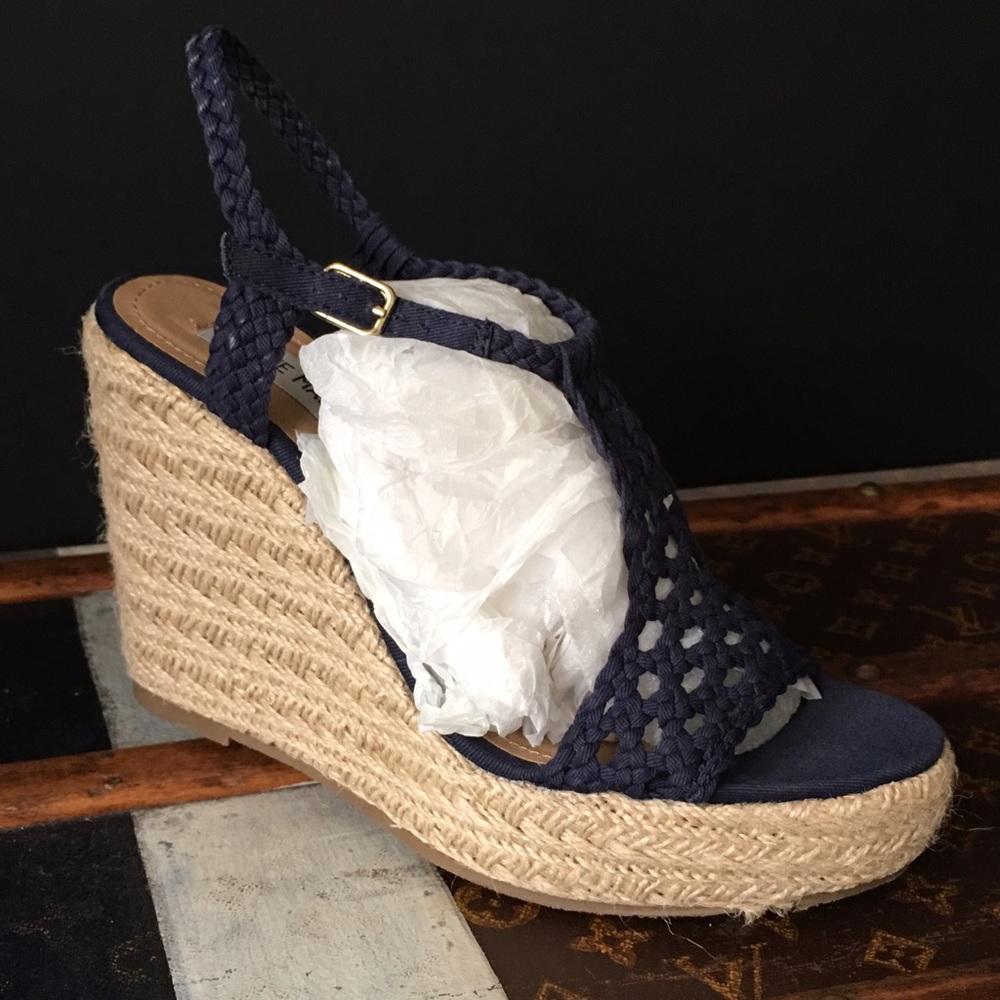 Steve Madden Manngo Wedges