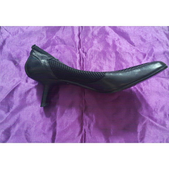 Unique PRADA heels with mesh panels - Picture 3 of 3