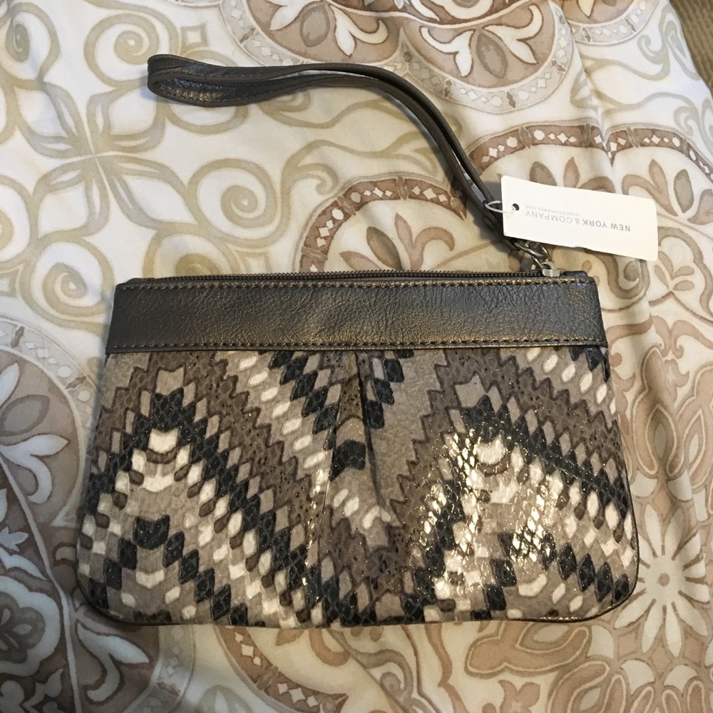 New york and co wristlet