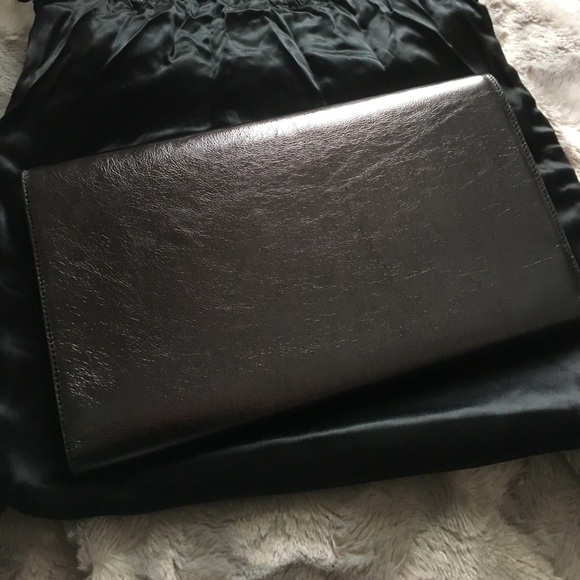 Saint Laurent // Silver-Tone Metallic Leather Belle De Jour  YSL Belle De Jour large iridescent silver