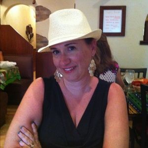Meet your Posher, Paula