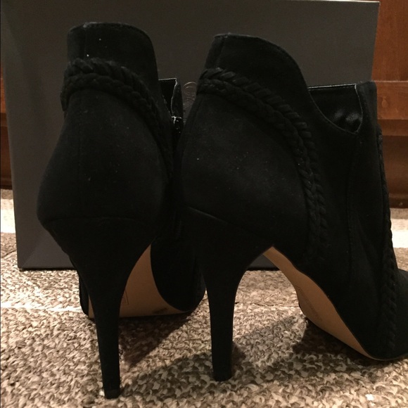Vince Camuto peep toe shootie braided suede bootie - Picture 3 of 6