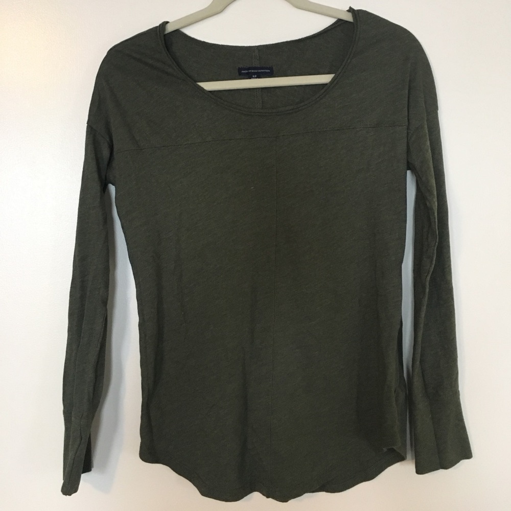 America Eagle scoop neck olive green comfy shirt