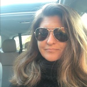 Meet your Posher, Serina