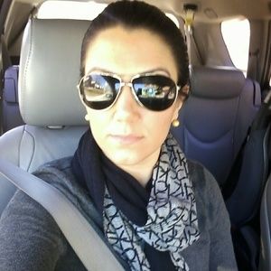 Meet your Posher, Ana