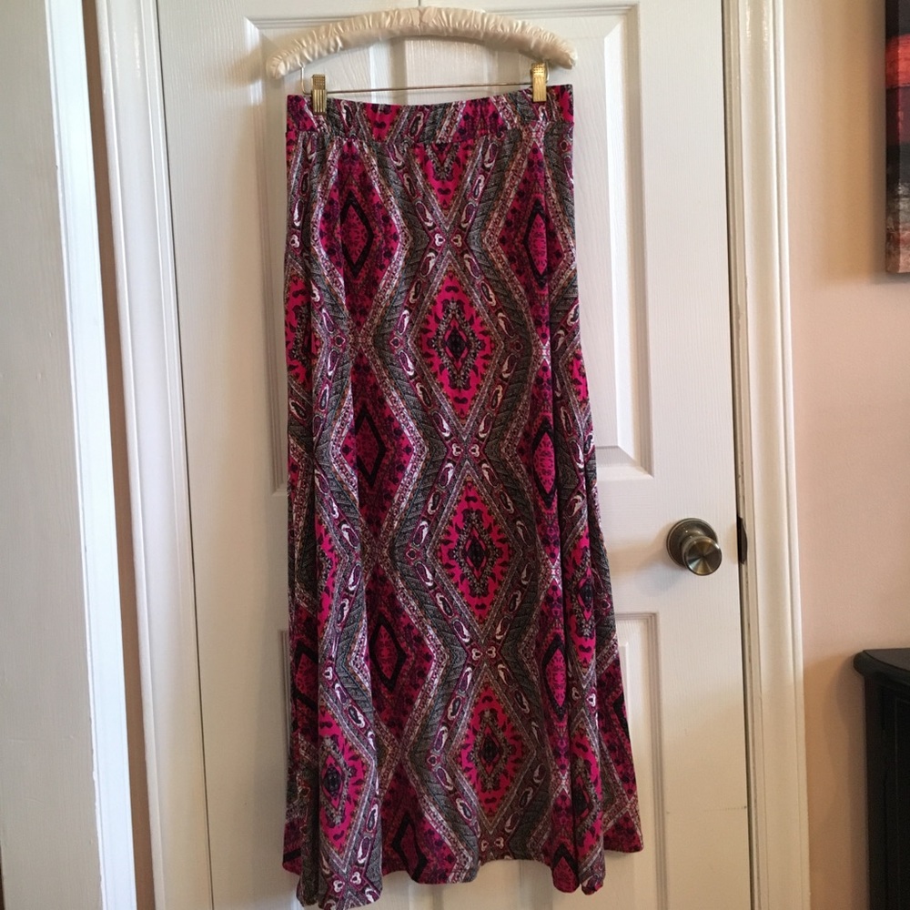 Patterned maxi skirt