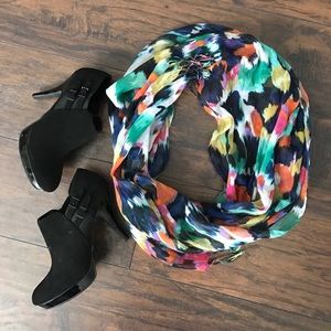 Multicolored scarf