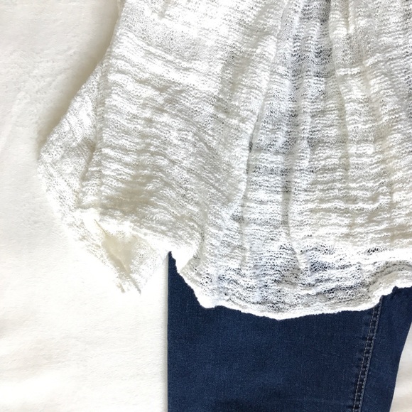 • Free People Off the Shoulders Top • - Picture 4 of 7