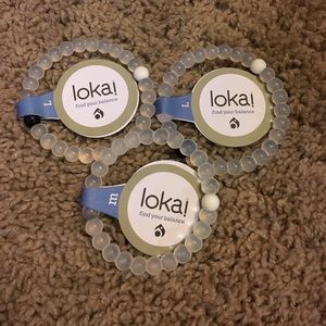 3 bundle bracelets in clear