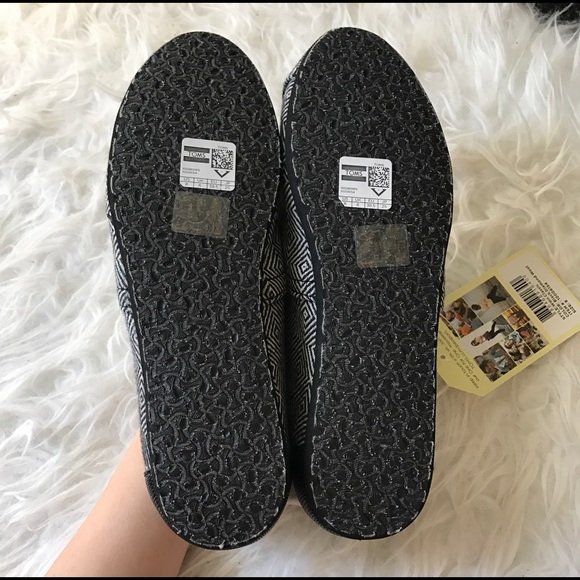NIB Toms classic print wool slip on shoes - Picture 5 of 6