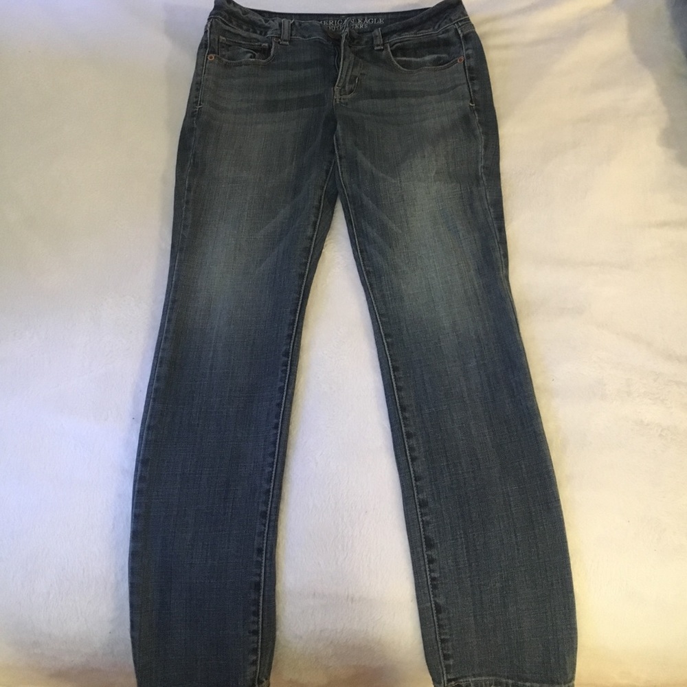 AEO straight skinny jeans