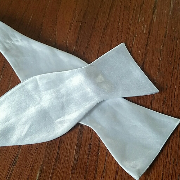 Silky White Bow Tie - Picture 1 of 2