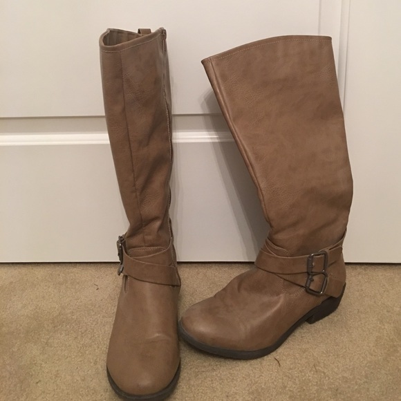 Boots - Picture 2 of 2