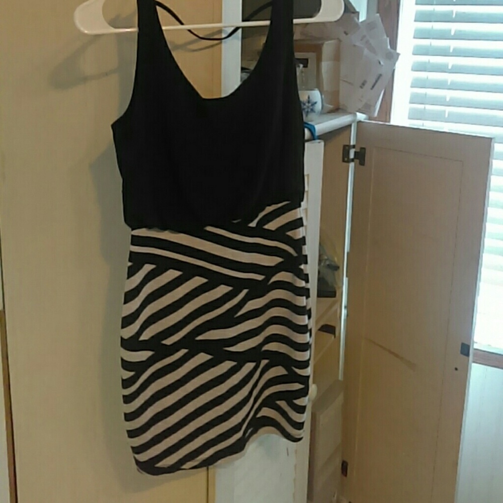 Black and white body con dress