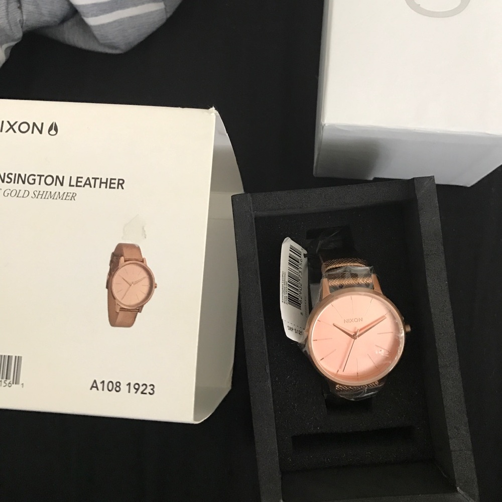 NIXON KENSINGTON BRAND NEW