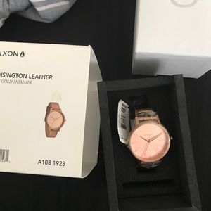 NIXON KENSINGTON BRAND NEW