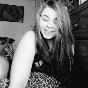 Meet your Posher, Courtney