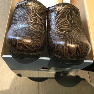 Dansko Sonja Tooled Brown Leather Clogs, Size 38