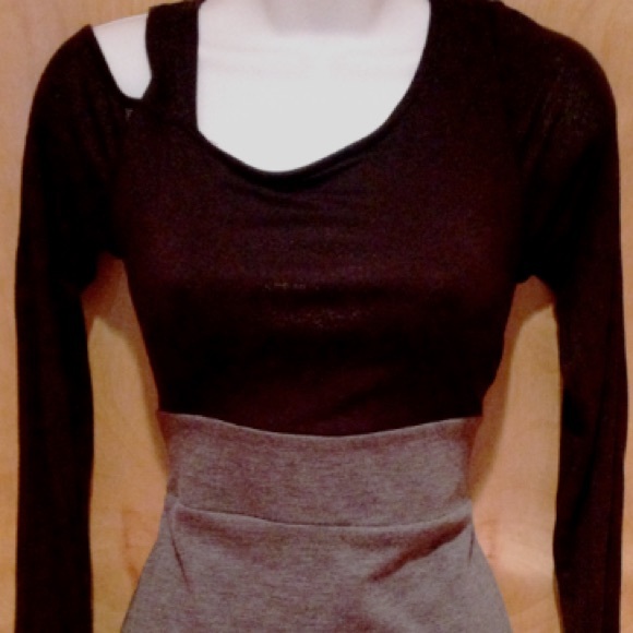 Cold shoulder color block dress 👗 - Picture 2 of 2