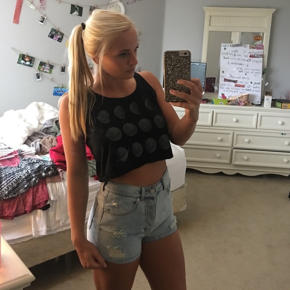 Brandy Melville crop top - Picture 1 of 2
