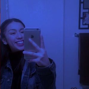 Meet your Posher, Nikole