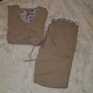KHAKI KOI SCRUB SET!