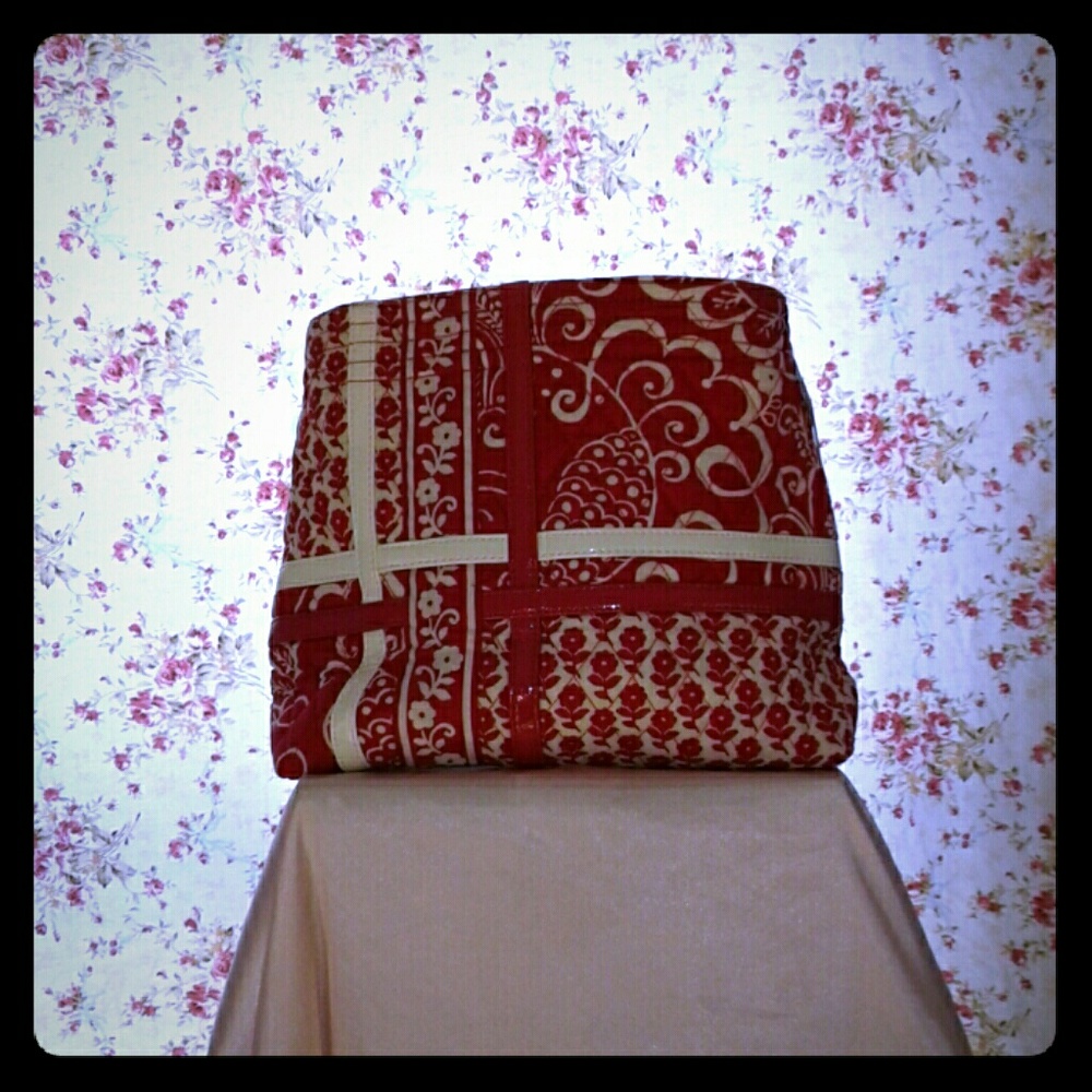 Pink And White Vera Bradley Hand Bag