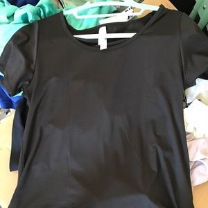 💕BNWT Solid Black Classic Tee💕