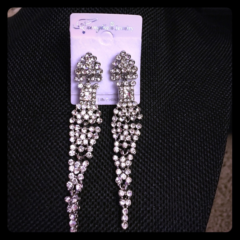 Elegant earrings