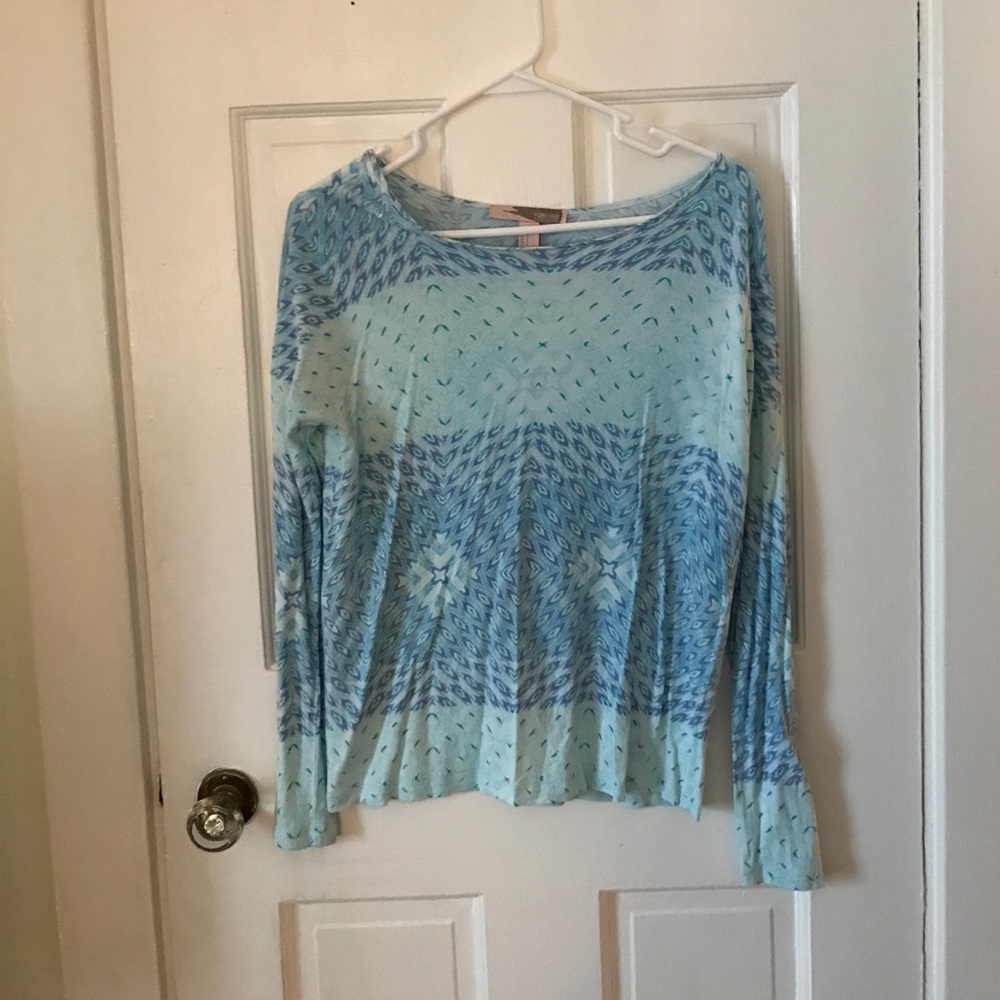 Tribal top