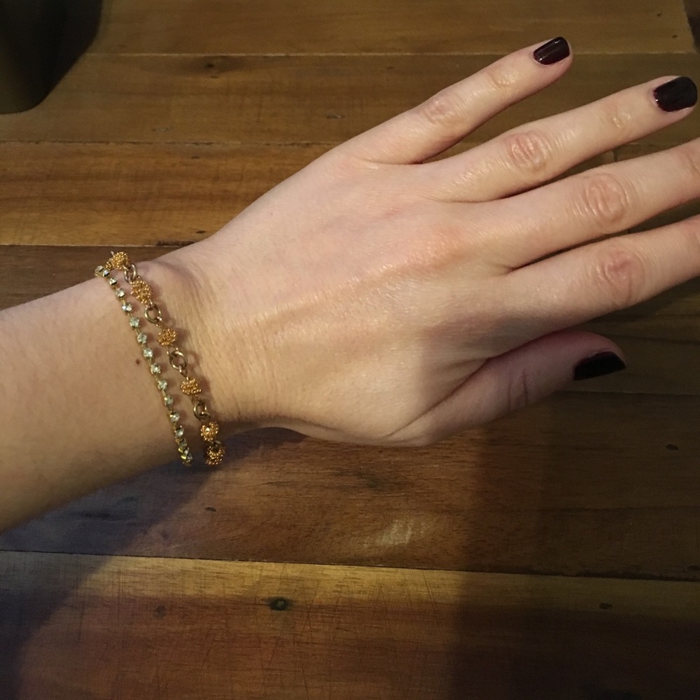 NWOT Women's Statement Gold Stackable bracelet