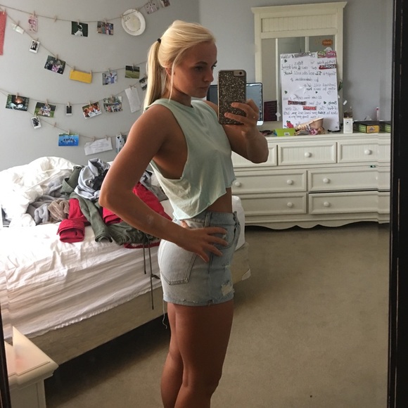 Crop top - Picture 2 of 2