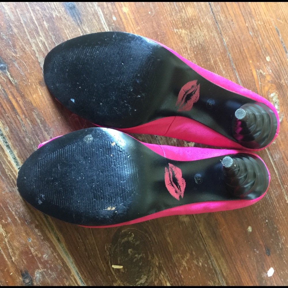 Shoes - Picture 3 of 4