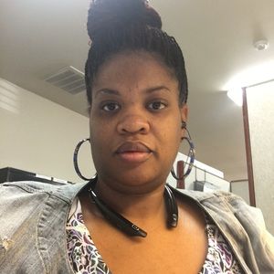 Meet your Posher, Lamitra