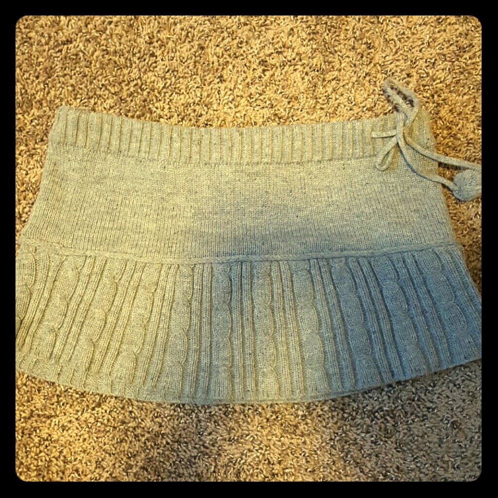 Gray knit mini skirt