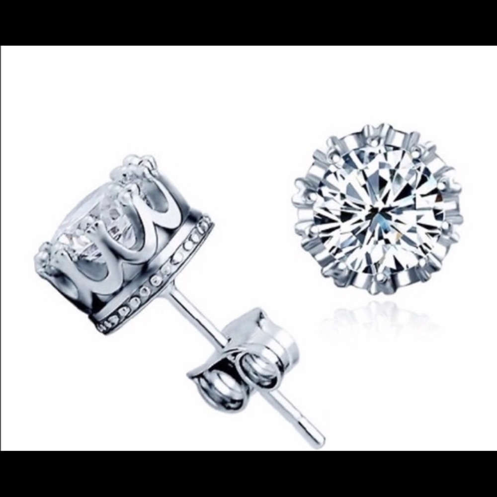 • CRYSTAL STUD EARRINGS •