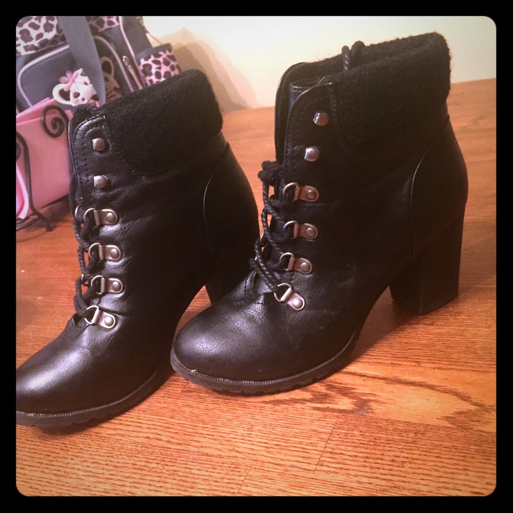 Black thick heel boots