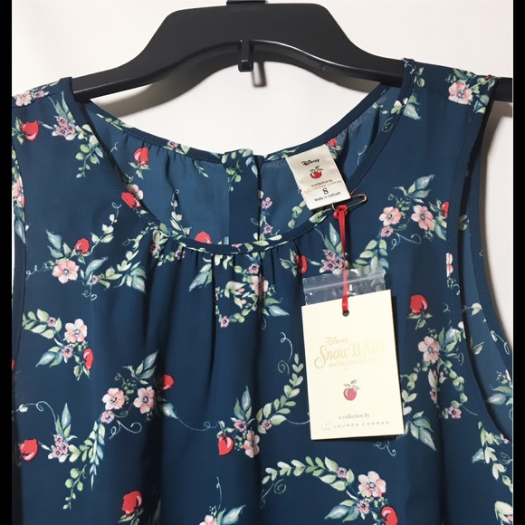 SALE LC Lauren Conrad "Snow White" Blue Crop Top - Picture 3 of 8