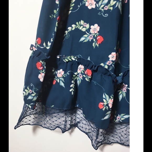 SALE LC Lauren Conrad "Snow White" Blue Crop Top - Picture 5 of 8