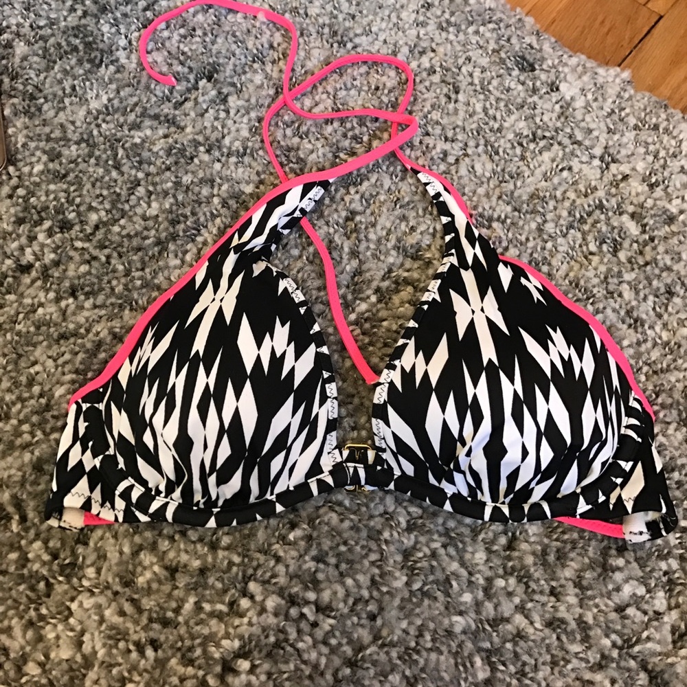 Victoria's Secret swim top 32c