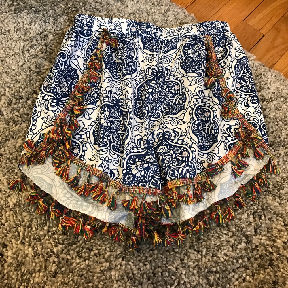 Beautiful tassel shorts