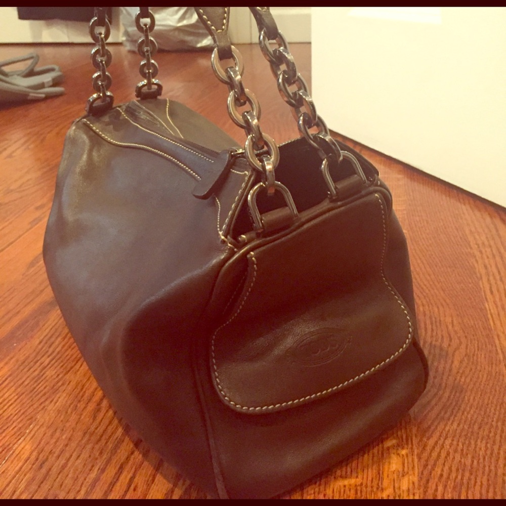 Tods leather shoulder bag with chain