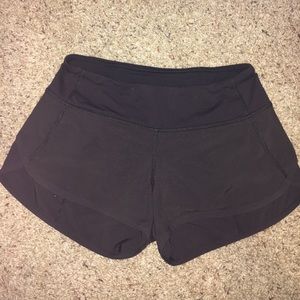 black lulu lemon shorts